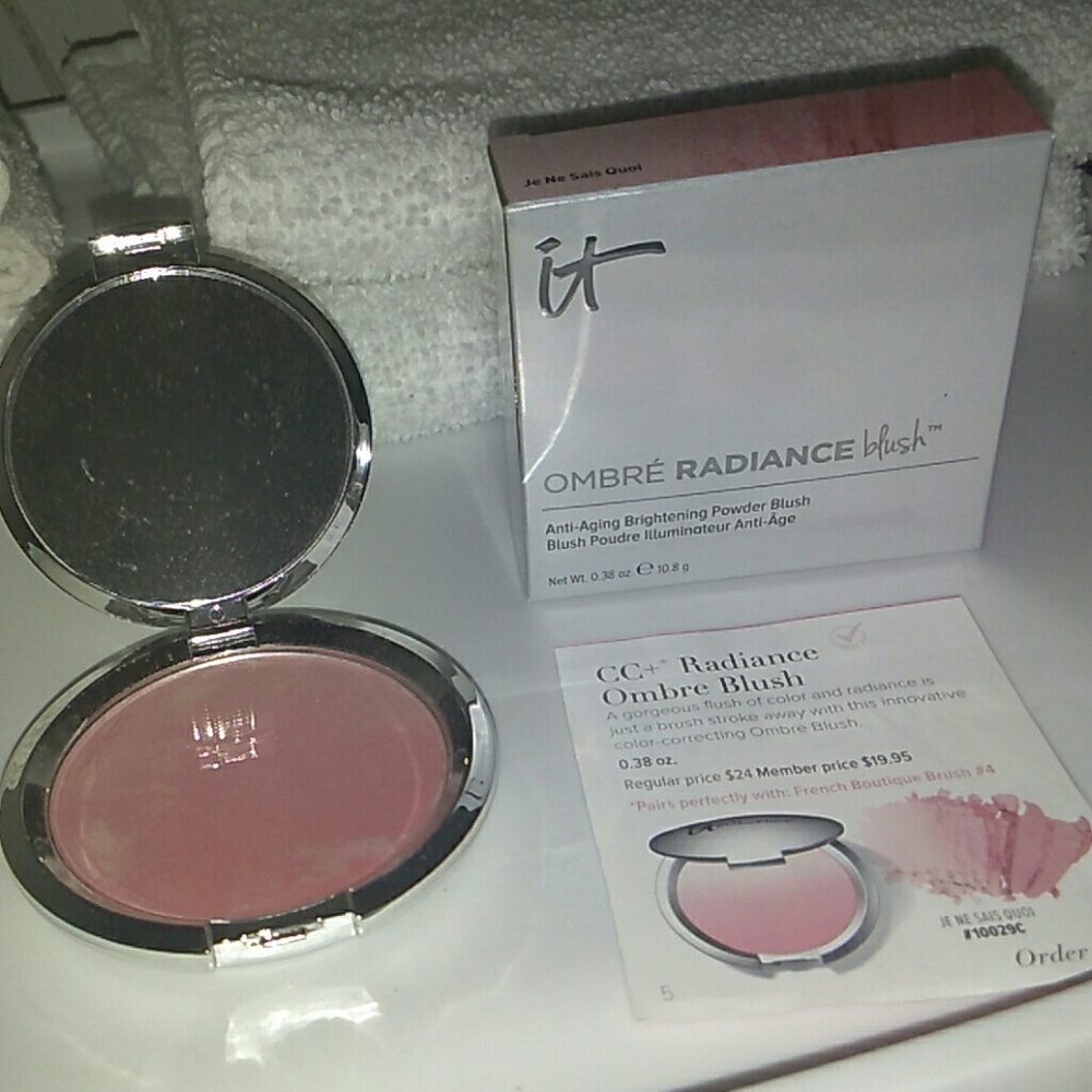 New! It Cosmetics OMBRE RADIANCE BLUSH ...WITH BOX